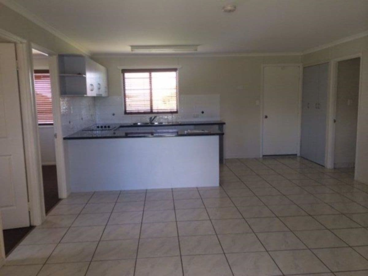 17 Burns Street, Capella QLD 4723, Capella - Thumbnail 6