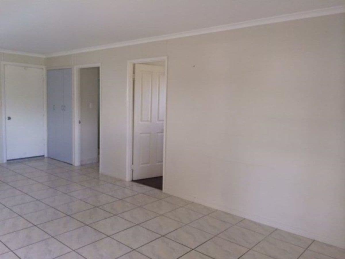 17 Burns Street, Capella QLD 4723, Capella - Thumbnail 7