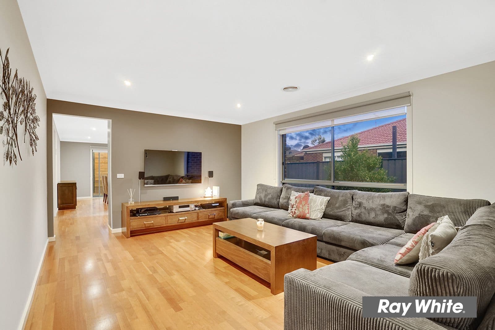 44 Millendon Boulevard, Tarneit VIC 3029, Tarneit - Thumbnail 4