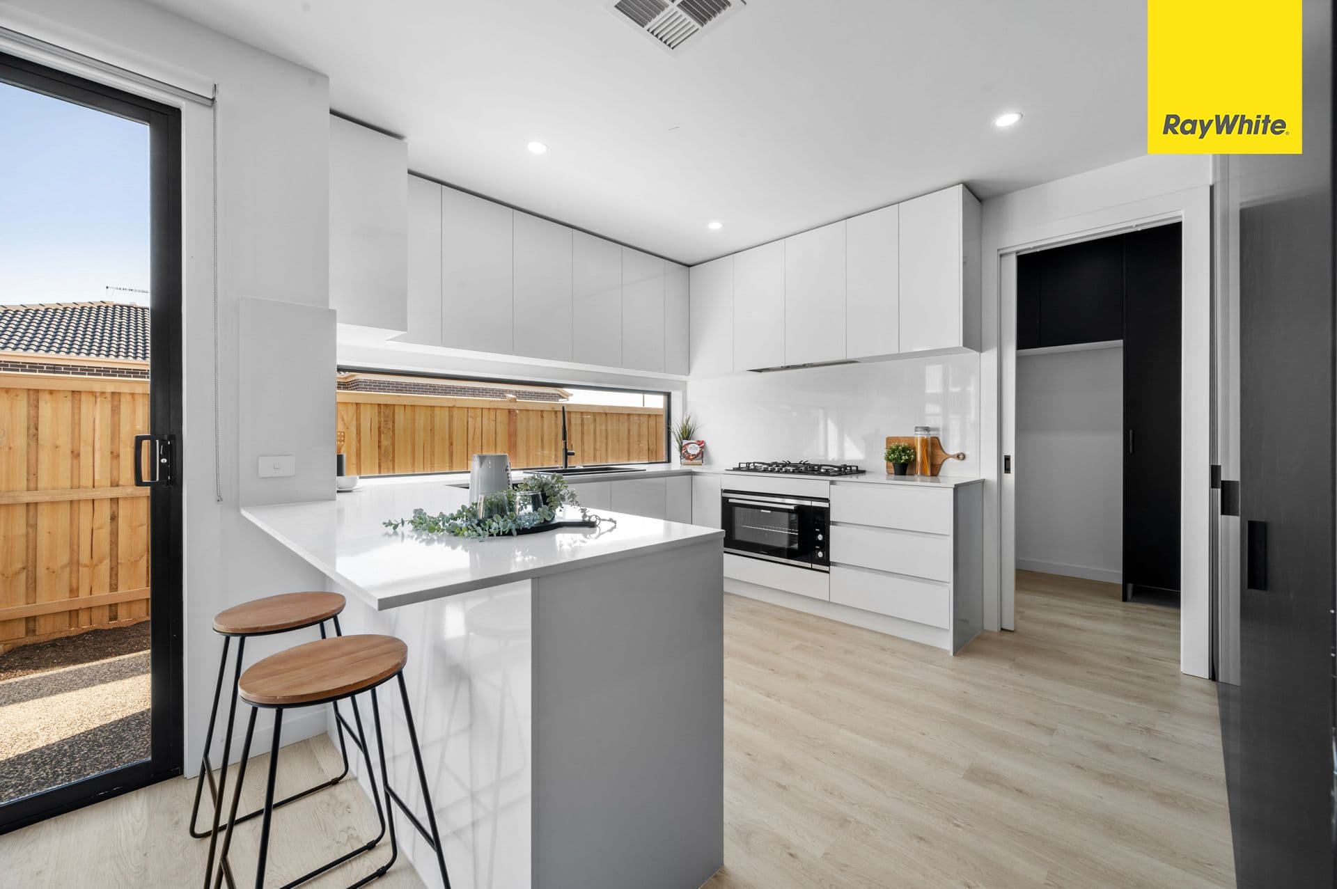 4 Bradford Street, Rockbank VIC 3335, Rockbank - Thumbnail 4