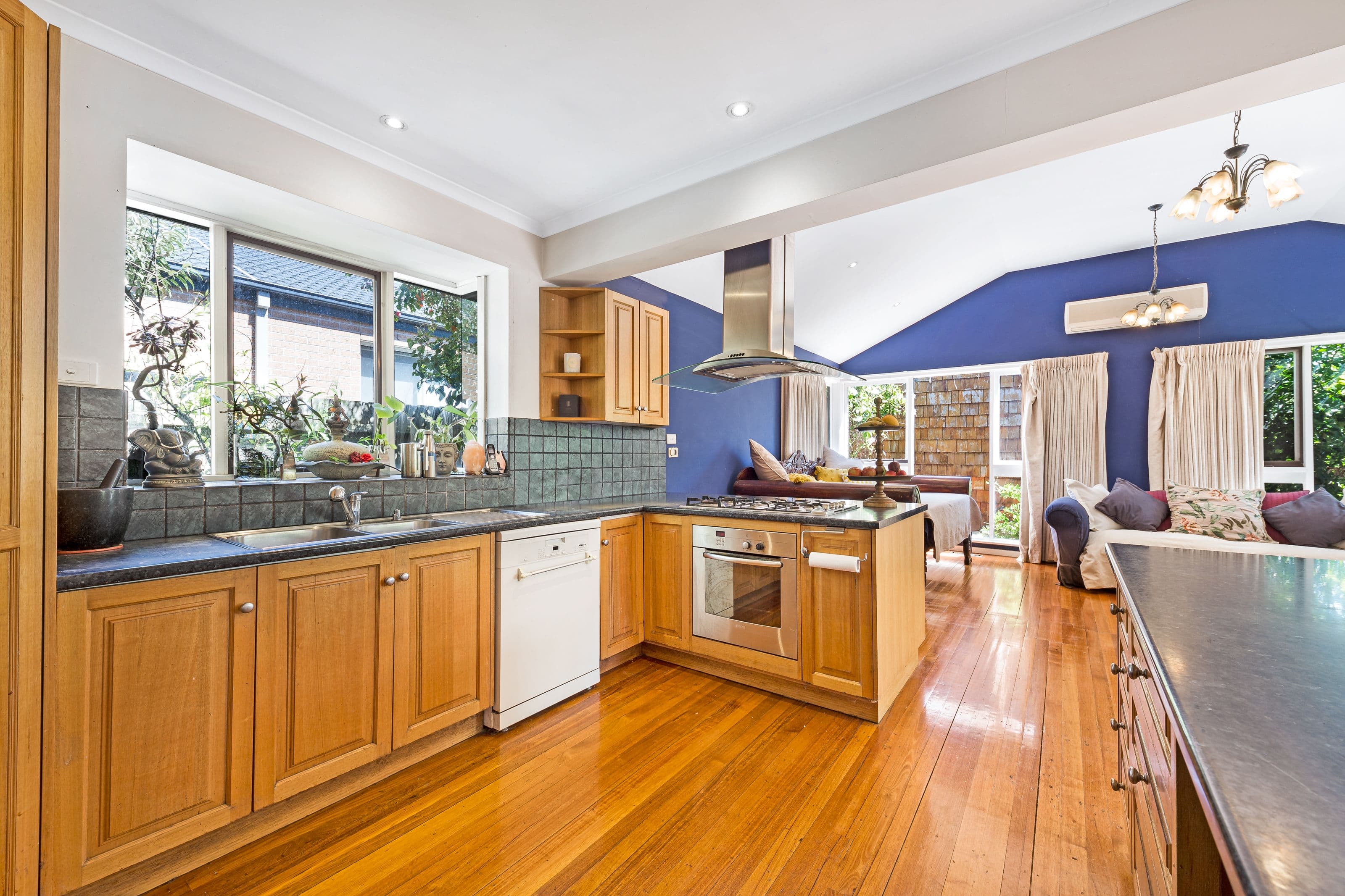 17 Winston Street, Glen Waverley VIC 3150, Glen Waverley - Thumbnail 4