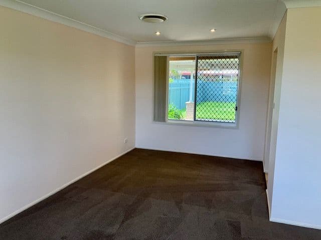 4 Talara Avenue, Glenmore Park NSW 2745, Glenmore Park - Thumbnail 5