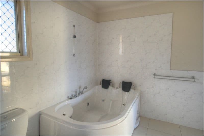 2 Archer Court, KARALEE QLD 4306, Karalee - Thumbnail 4