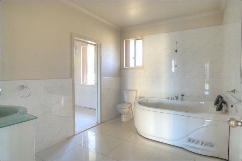2 Archer Court, KARALEE QLD 4306, Karalee - Thumbnail 5
