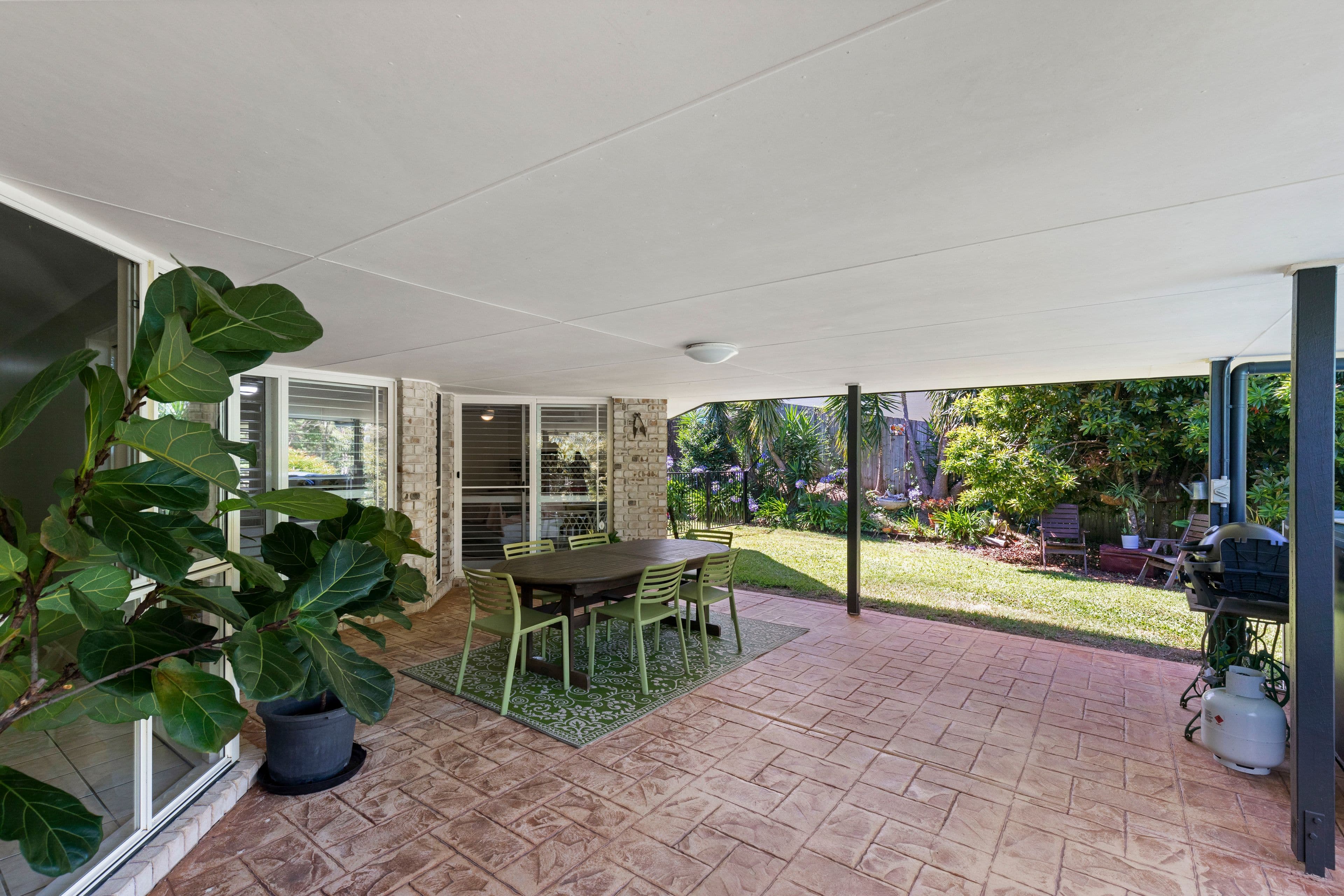 9 Rosemary Avenue, Glenview QLD 4553, Glenview - Thumbnail 2