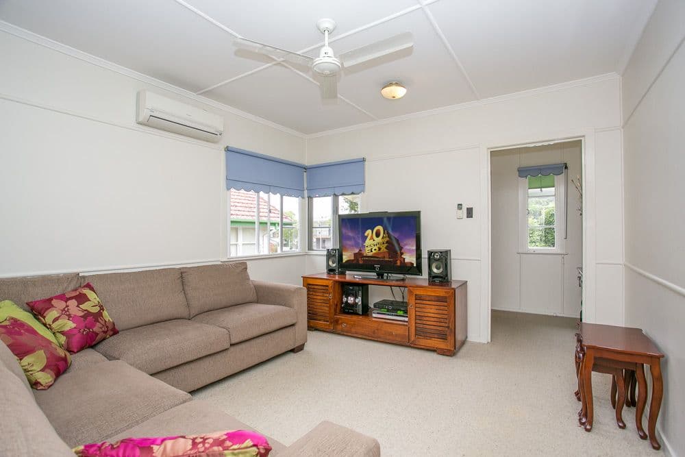 24 Wallace Street, MOOROOKA QLD 4105, Moorooka - Thumbnail 2