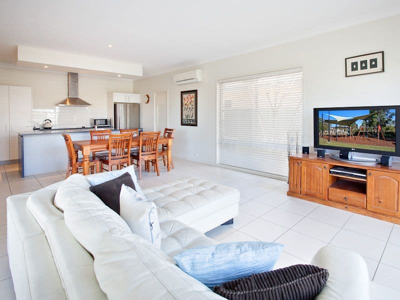16 Foambark Street, NORTH LAKES QLD 4509, North Lakes - Thumbnail 4