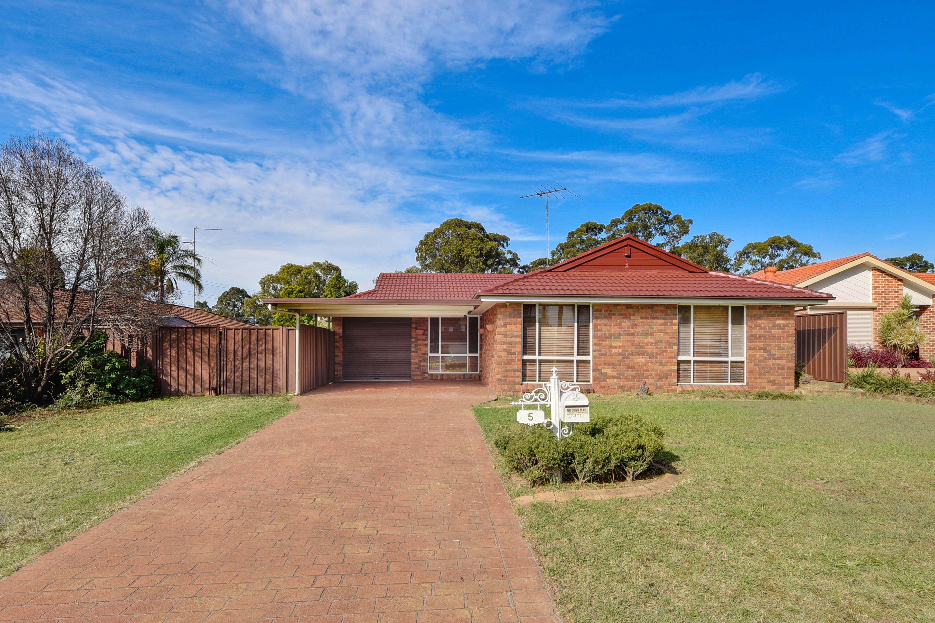 Minto NSW 2566, Minto - Image 1