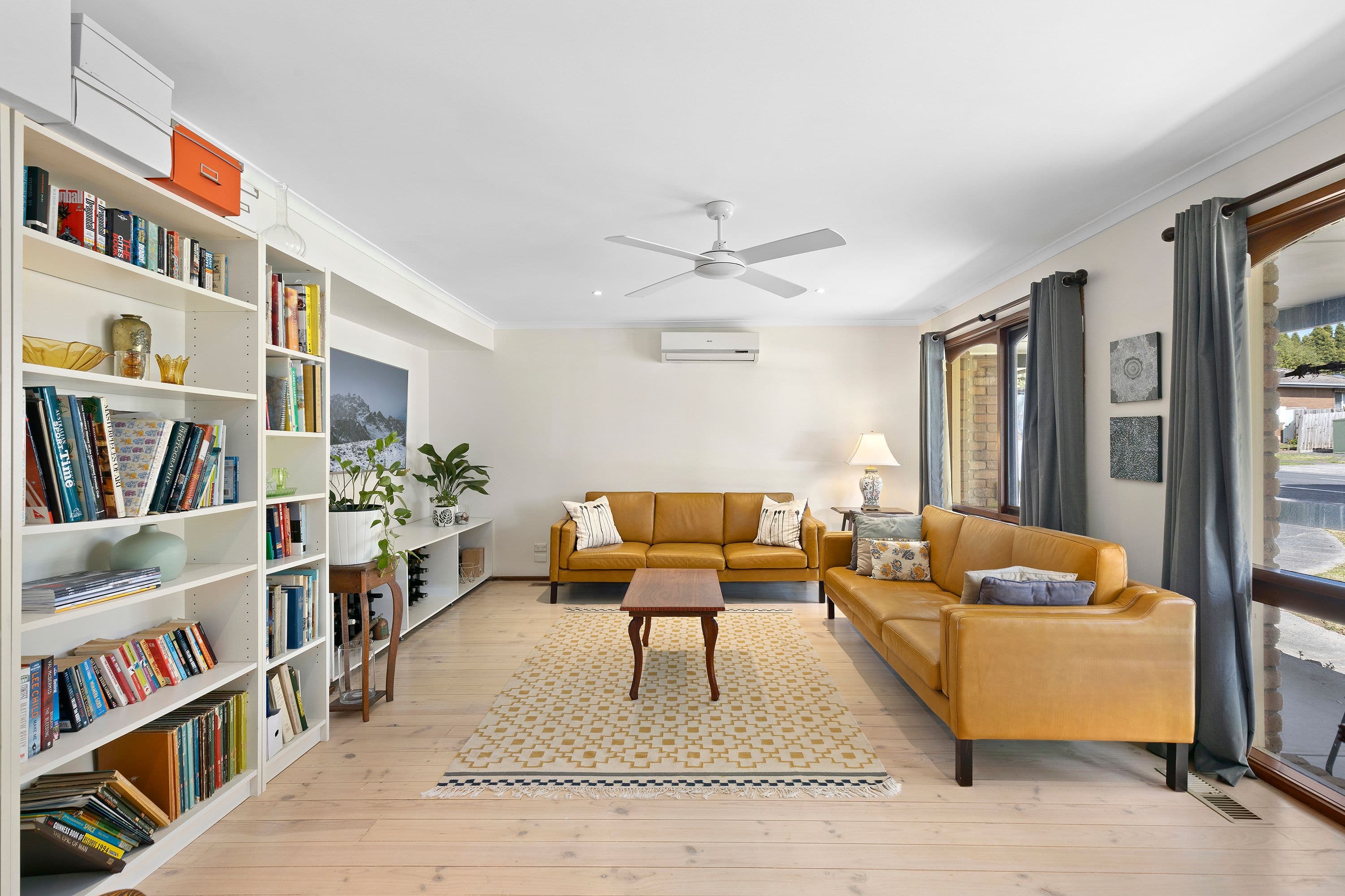 69 Mowbray Drive, Wantirna South VIC 3152, Wantirna South - Thumbnail 2