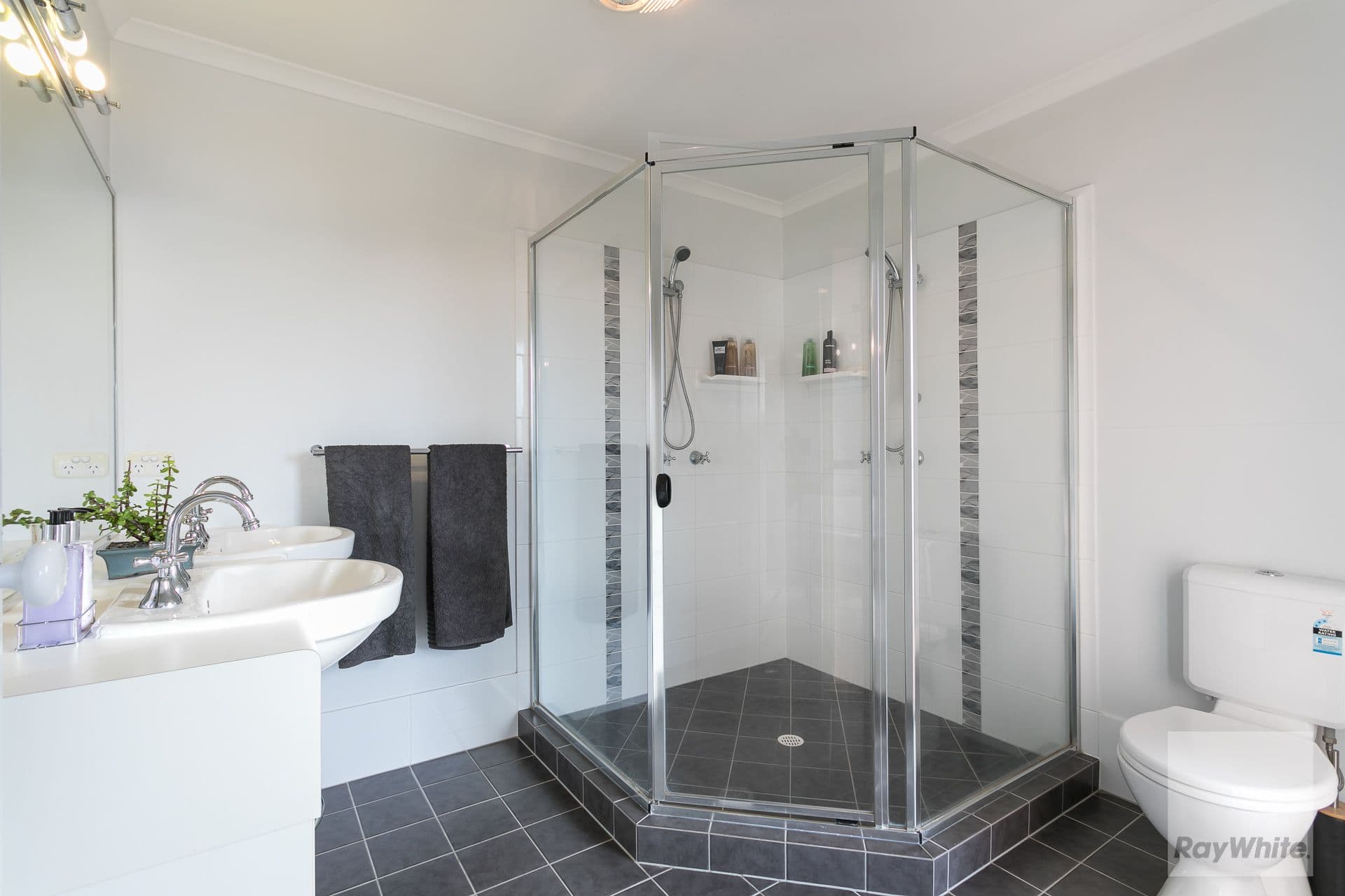 19 Aspen Place, Redland Bay QLD 4165, Redland Bay - Thumbnail 4
