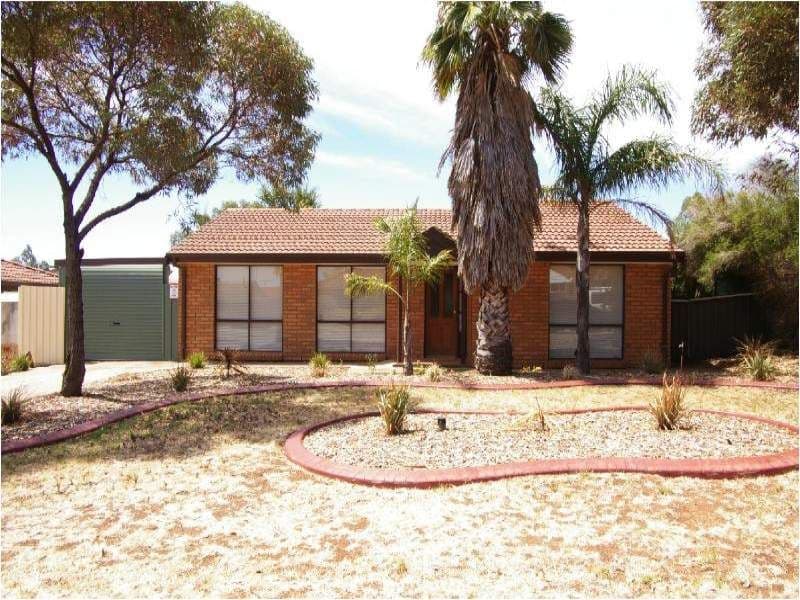10 London Court, Craigmore SA 5114, Craigmore - Thumbnail 2