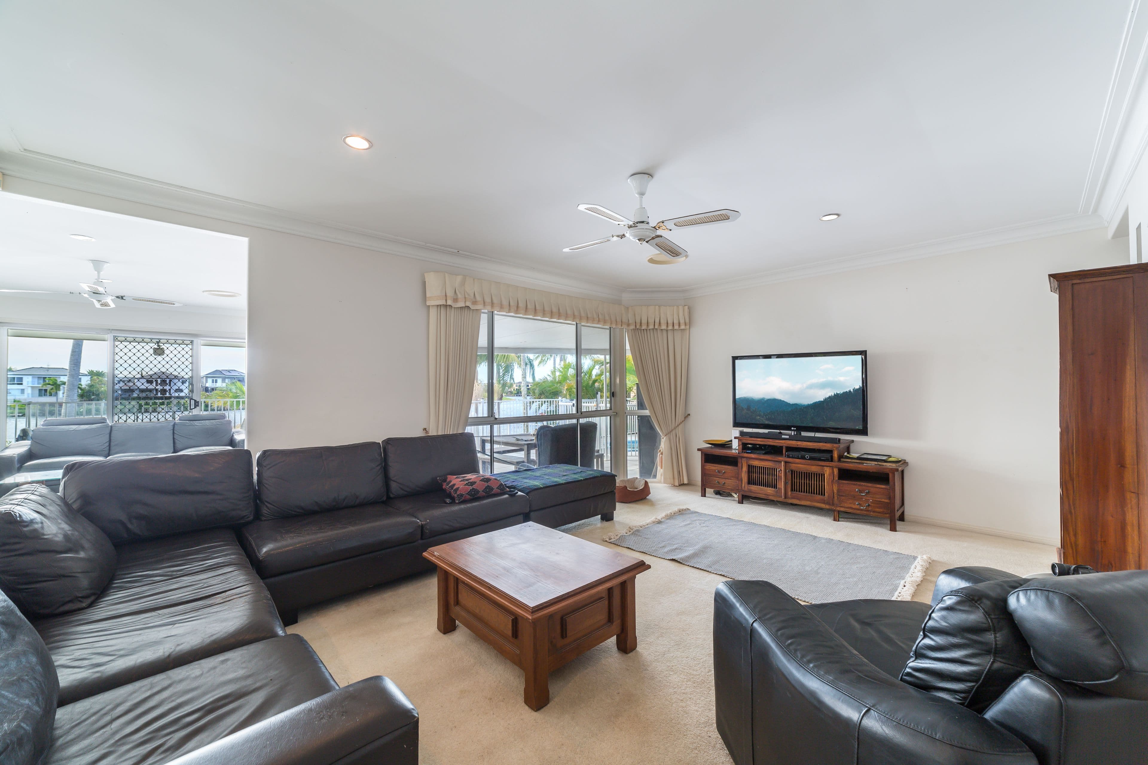 38 Port Jackson Boulevard, Clear Island Waters QLD 4226, Clear Island Waters - Thumbnail 5
