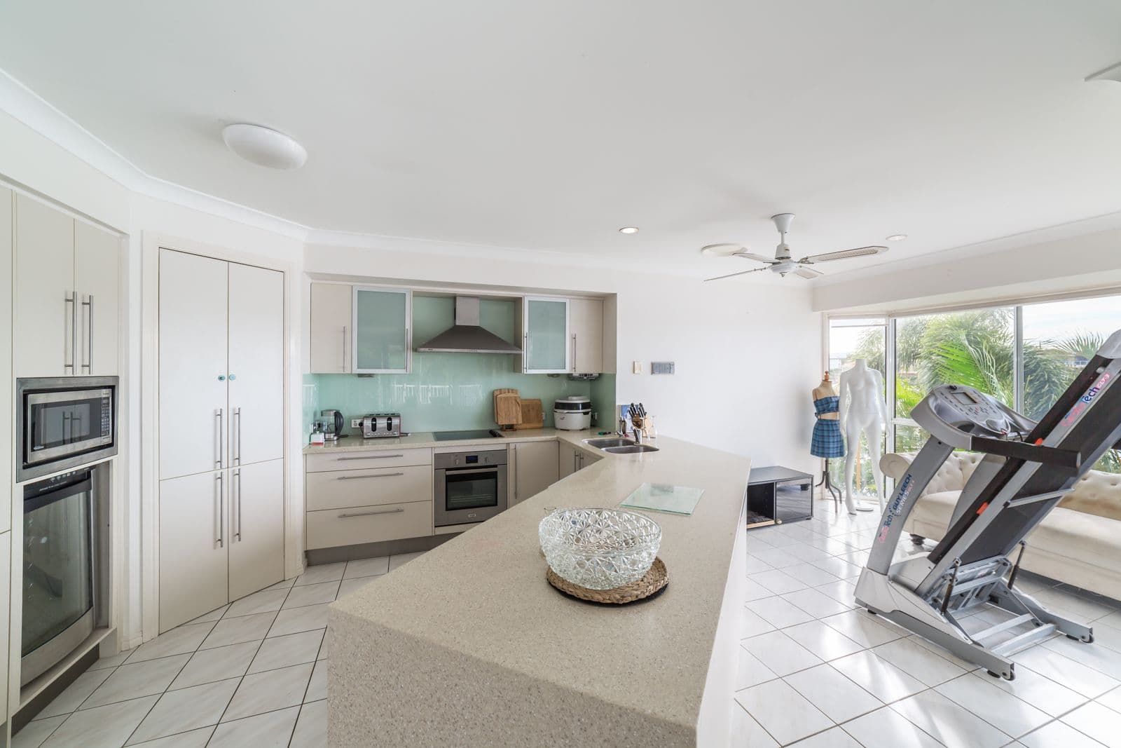 38 Port Jackson Boulevard, Clear Island Waters QLD 4226, Clear Island Waters - Thumbnail 6
