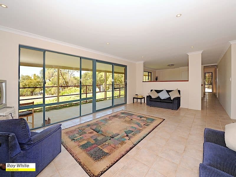 6 Murray Grey Circle, LOWER CHITTERING WA 6084, Lower Chittering - Image 1