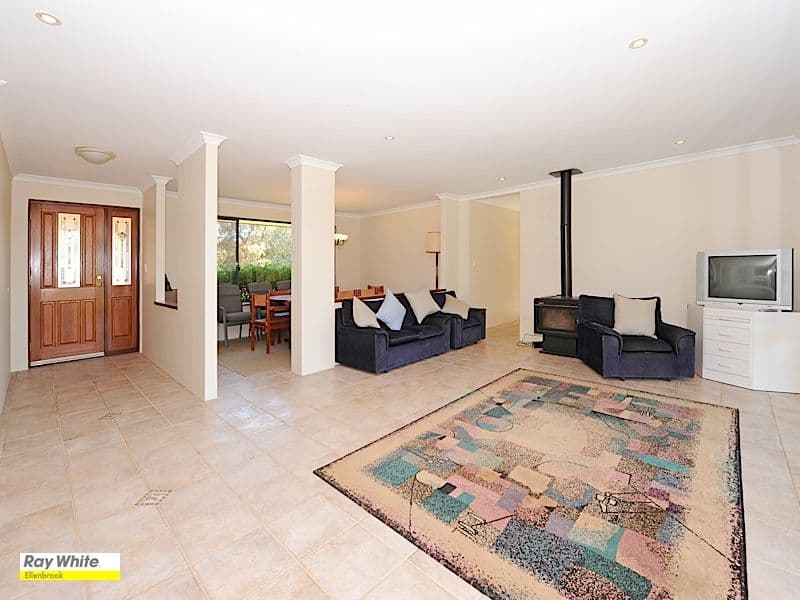 6 Murray Grey Circle, LOWER CHITTERING WA 6084, Lower Chittering - Thumbnail 4