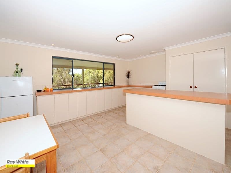 6 Murray Grey Circle, LOWER CHITTERING WA 6084, Lower Chittering - Thumbnail 6