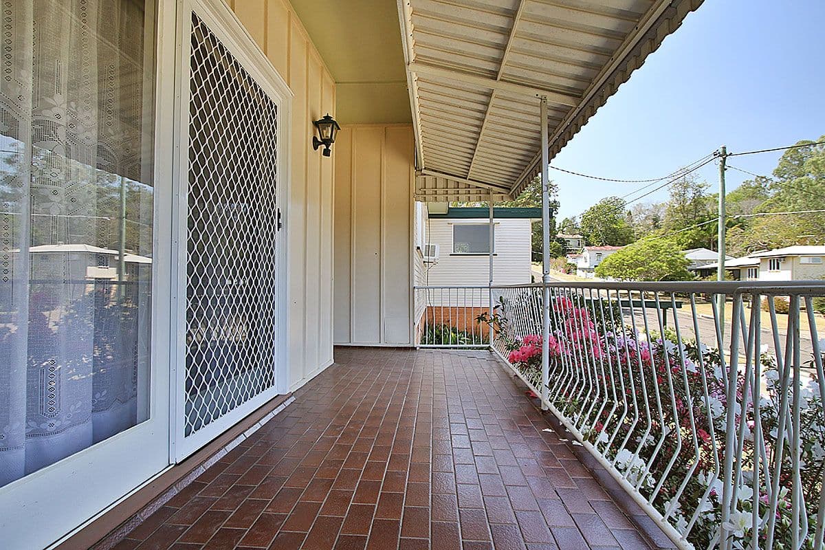17 Chamberlain Street, Sadliers Crossing QLD 4305, Sadliers Crossing - Thumbnail 2