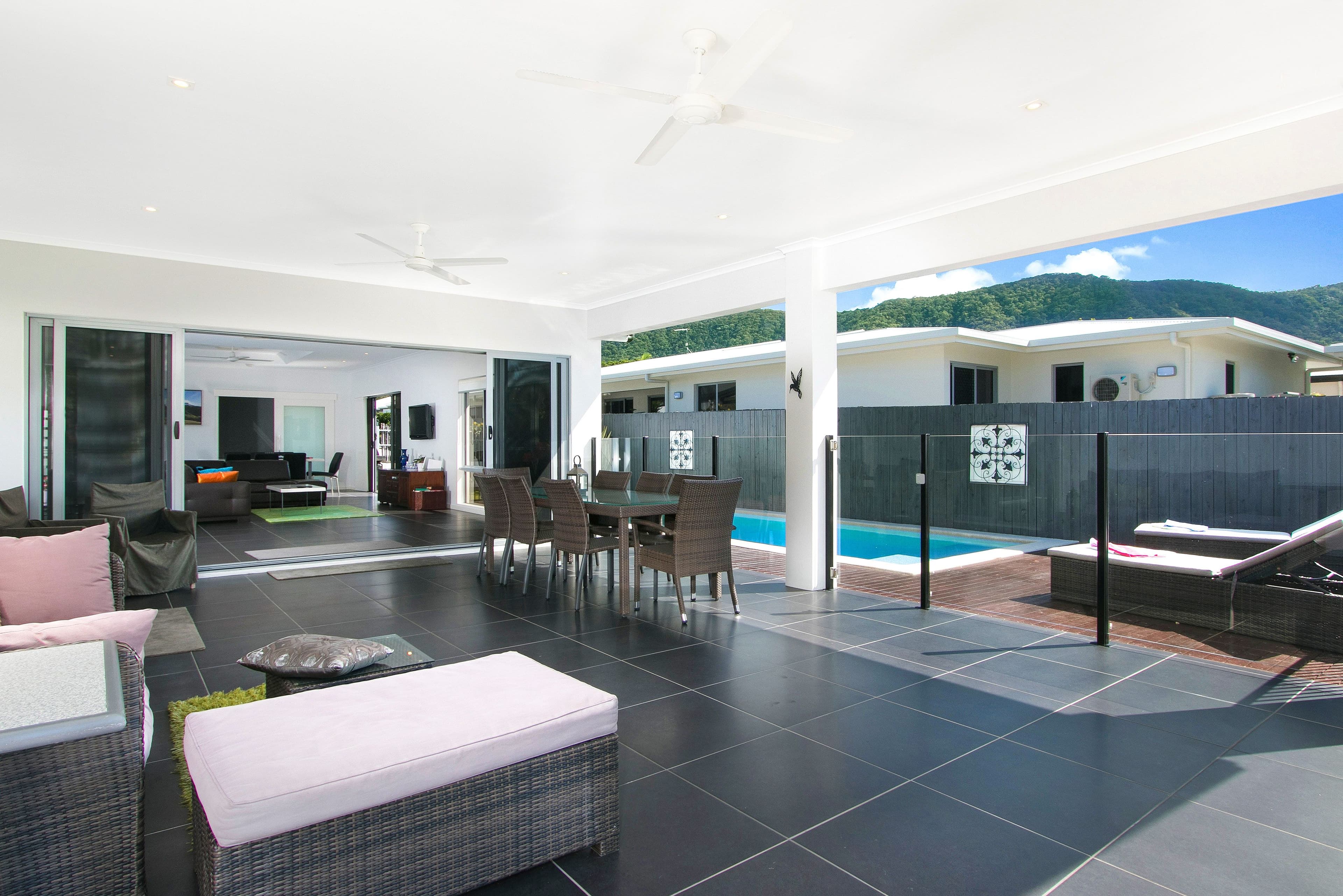 6 McAlister Avenue, Kewarra Beach QLD 4879, Kewarra Beach - Image 1