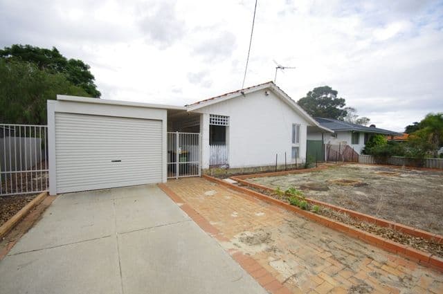 39 Whitehouse Drive, KOONDOOLA WA 6064, Koondoola - Thumbnail 2