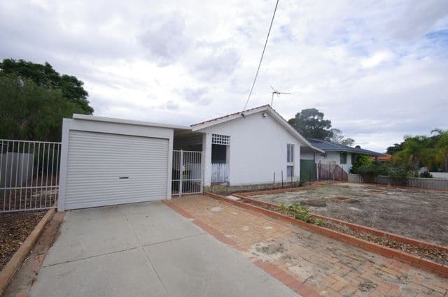 39 Whitehouse Drive, KOONDOOLA WA 6064, Koondoola - Thumbnail 3