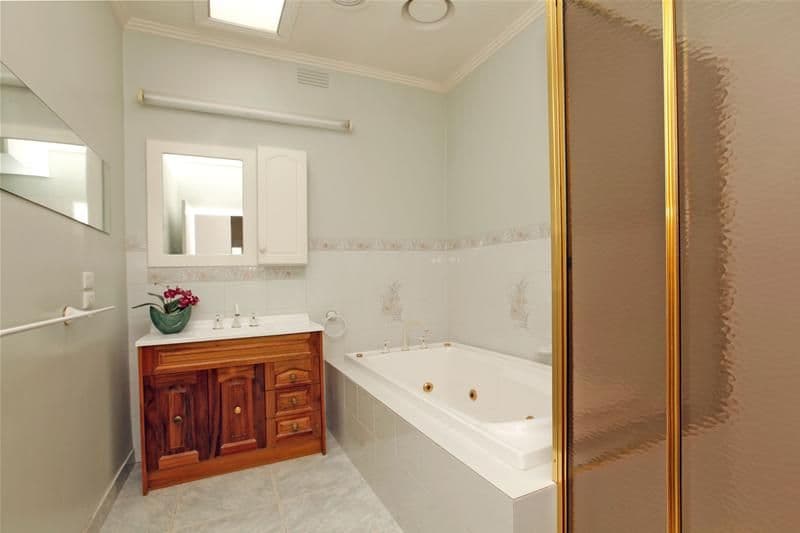 8 Ladd Street, WATSONIA VIC 3087, Watsonia - Thumbnail 6