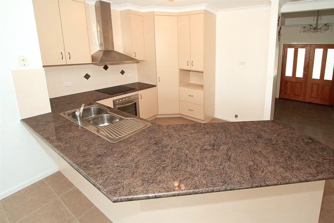 10 Latimer Avenue, Gracemere QLD 4702, Gracemere - Thumbnail 2