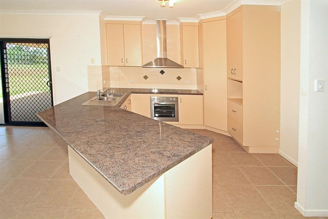 10 Latimer Avenue, Gracemere QLD 4702, Gracemere - Thumbnail 5