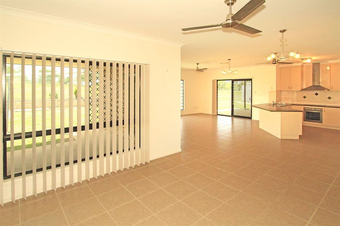 10 Latimer Avenue, Gracemere QLD 4702, Gracemere - Thumbnail 6