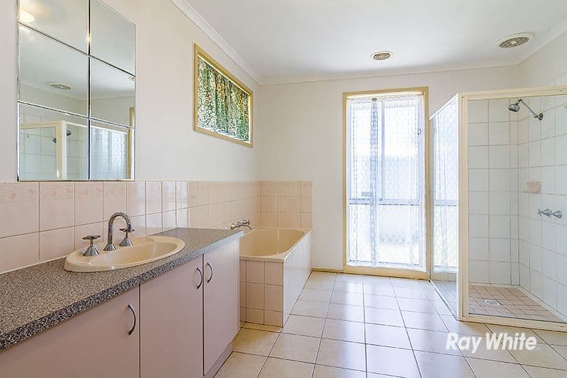 19 Joyce Street, Cranbourne West VIC 3977, Cranbourne West - Thumbnail 7