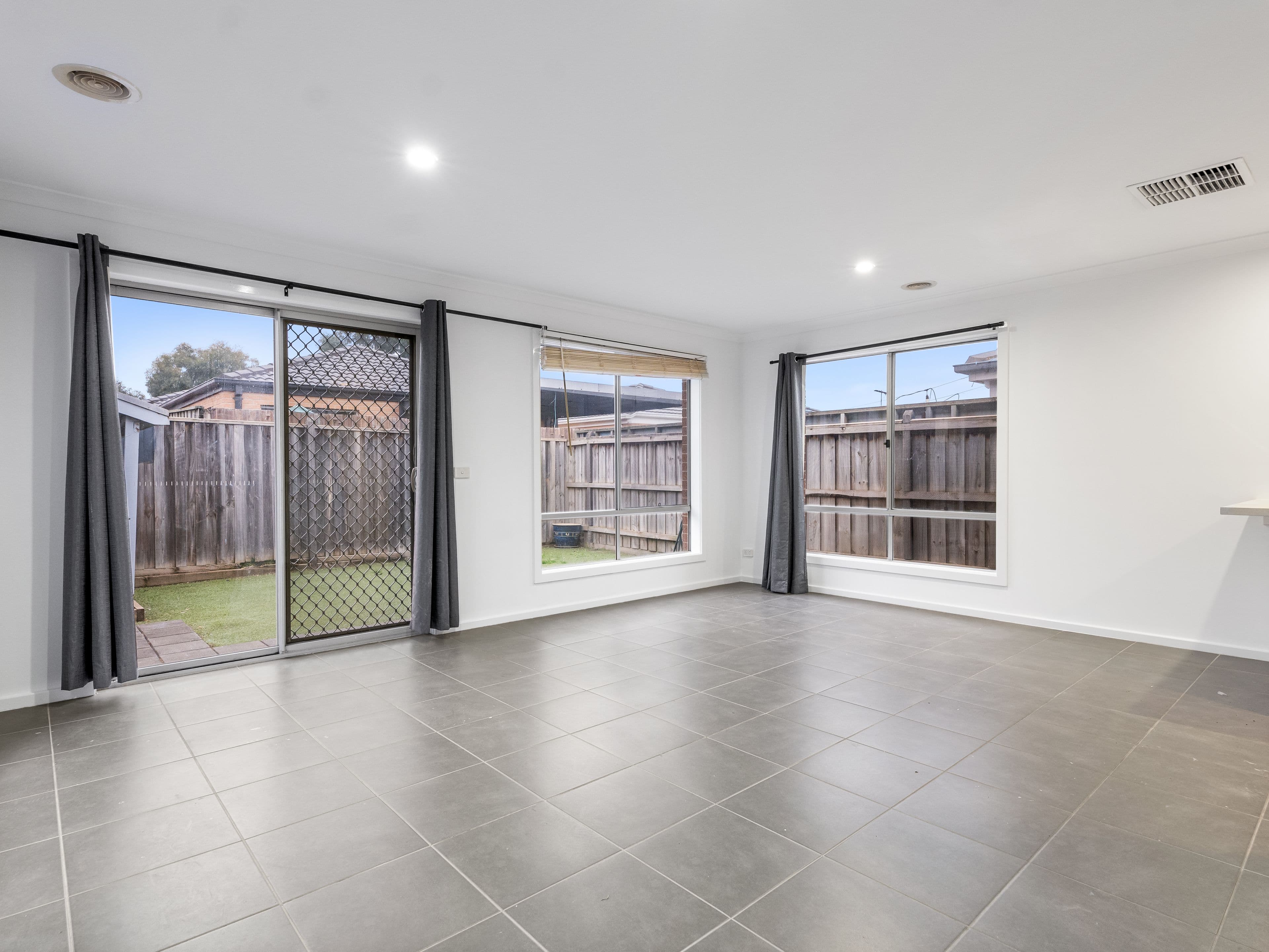 16 Illawarra Avenue, Clyde VIC 3978, Clyde - Thumbnail 7