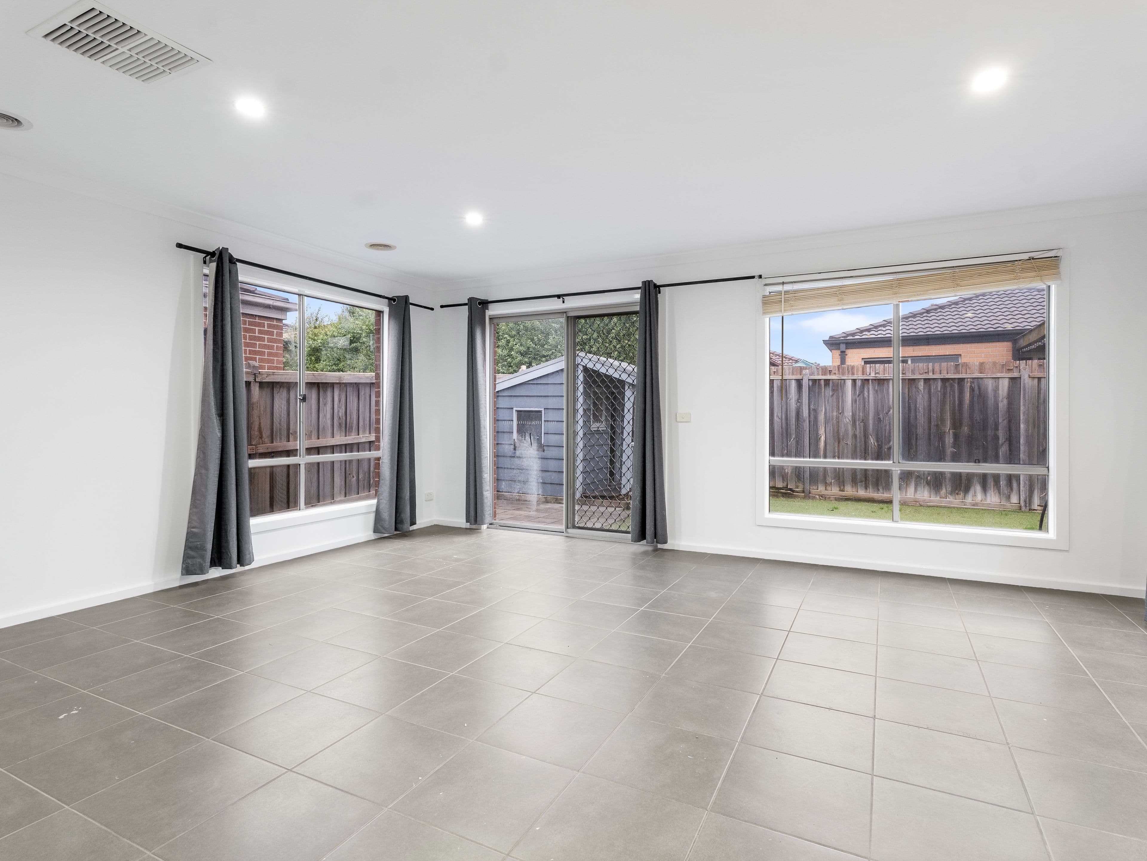 16 Illawarra Avenue, Clyde VIC 3978, Clyde - Thumbnail 8