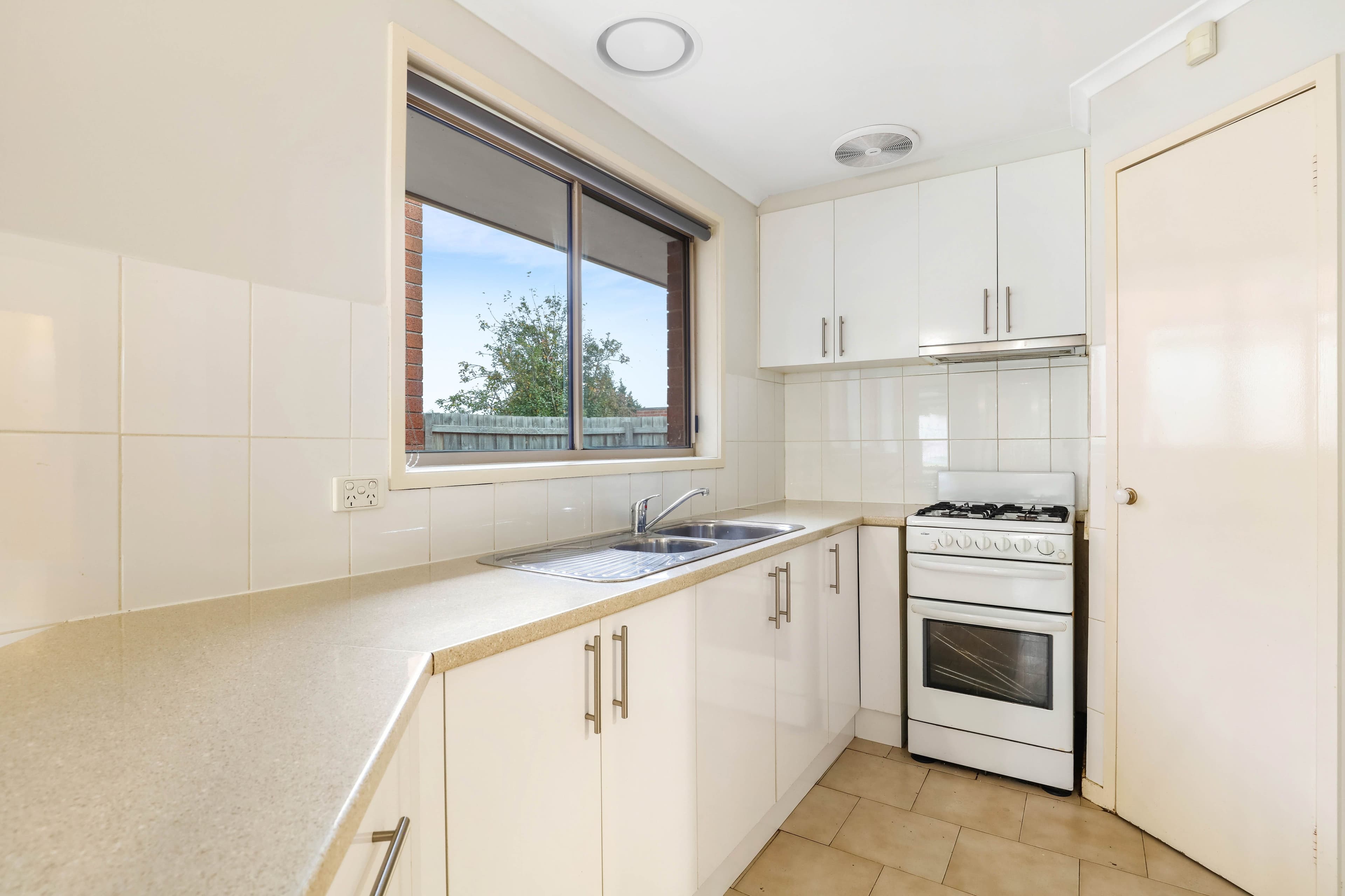 75 Rokewood Crescent, Meadow Heights VIC 3048, Meadow Heights - Thumbnail 4