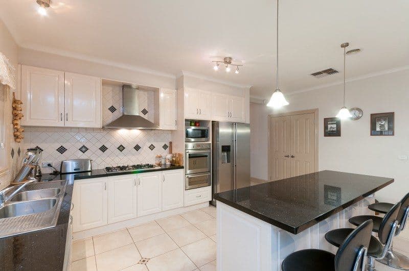 4 Lilac Close, CRAIGIEBURN VIC 3064, Craigieburn - Thumbnail 2