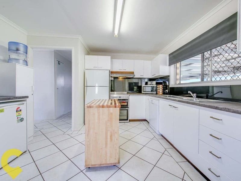 18 Wairoa Drive, Strathpine - Thumbnail 3