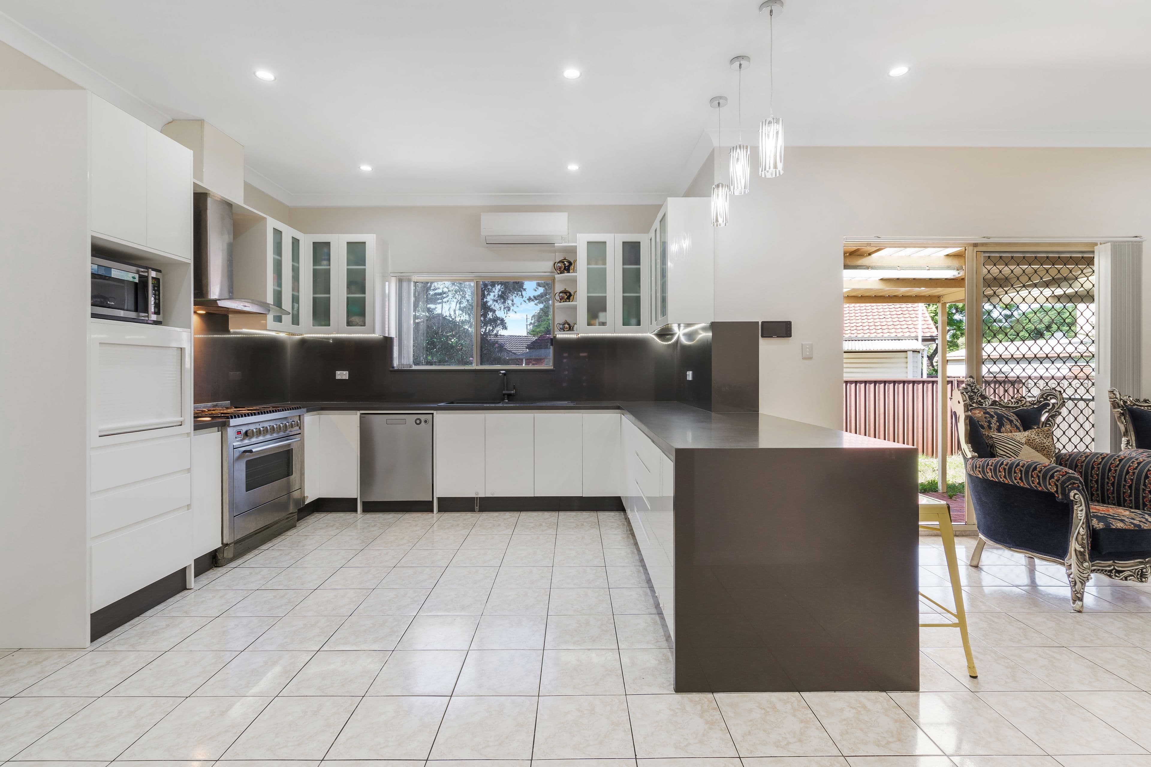 15 Chorley Avenue, Altona - Thumbnail 2