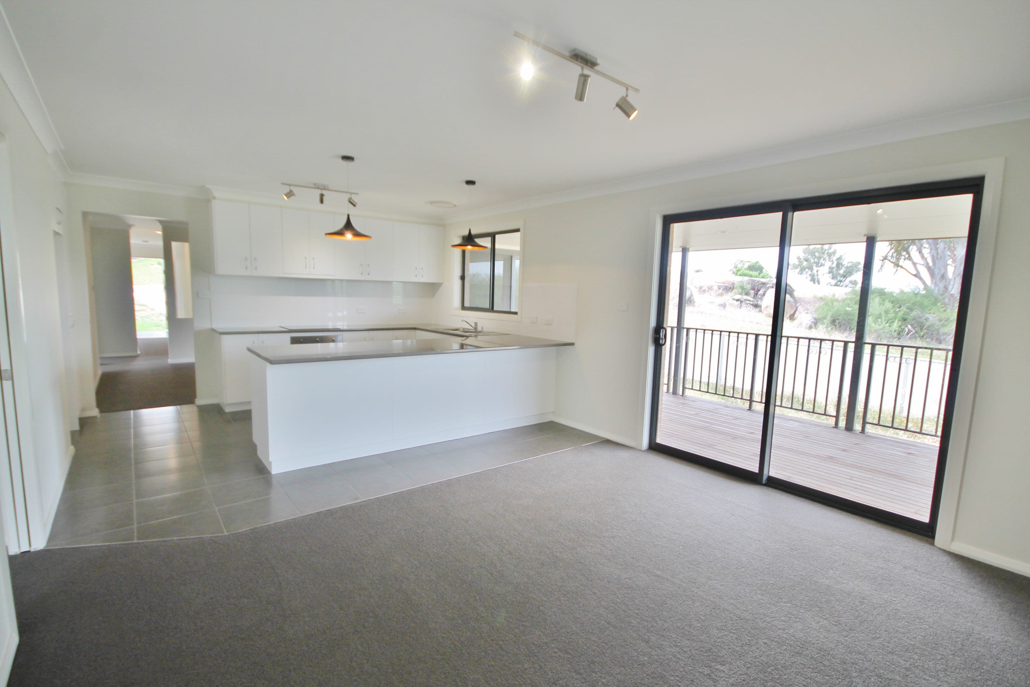 16 Henry Place, Young - Thumbnail 6
