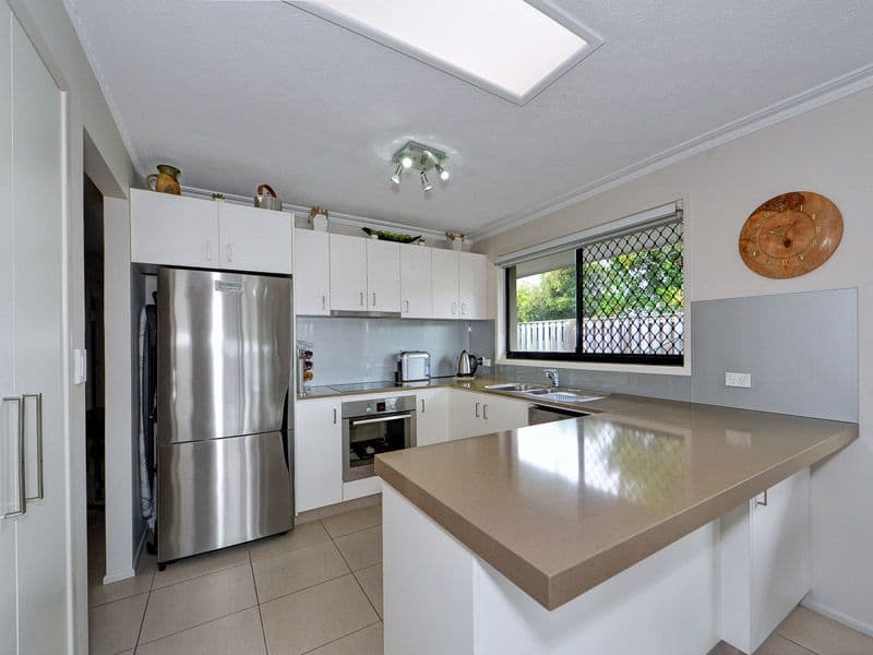 4 Helm Court, Mermaid Waters QLD 4218, Mermaid Waters - Thumbnail 7