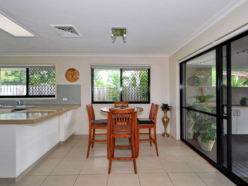 4 Helm Court, Mermaid Waters QLD 4218, Mermaid Waters - Thumbnail 8