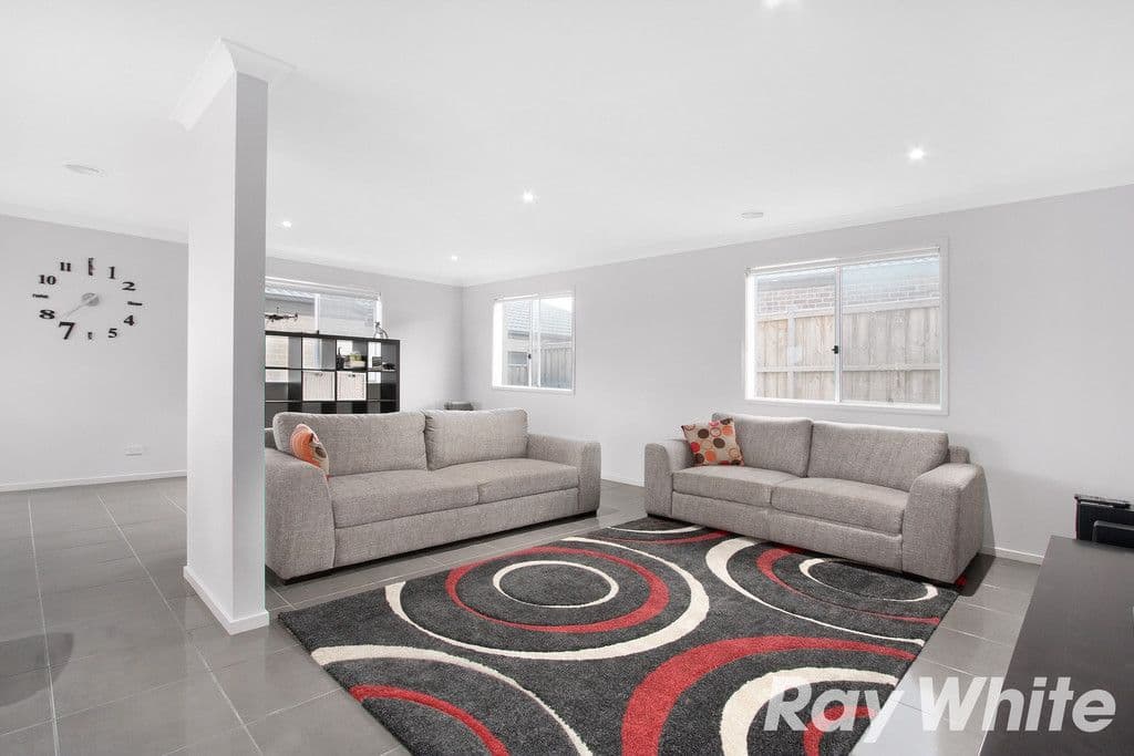 50 Clarendon Street, Pakenham VIC 3810, Pakenham - Thumbnail 3
