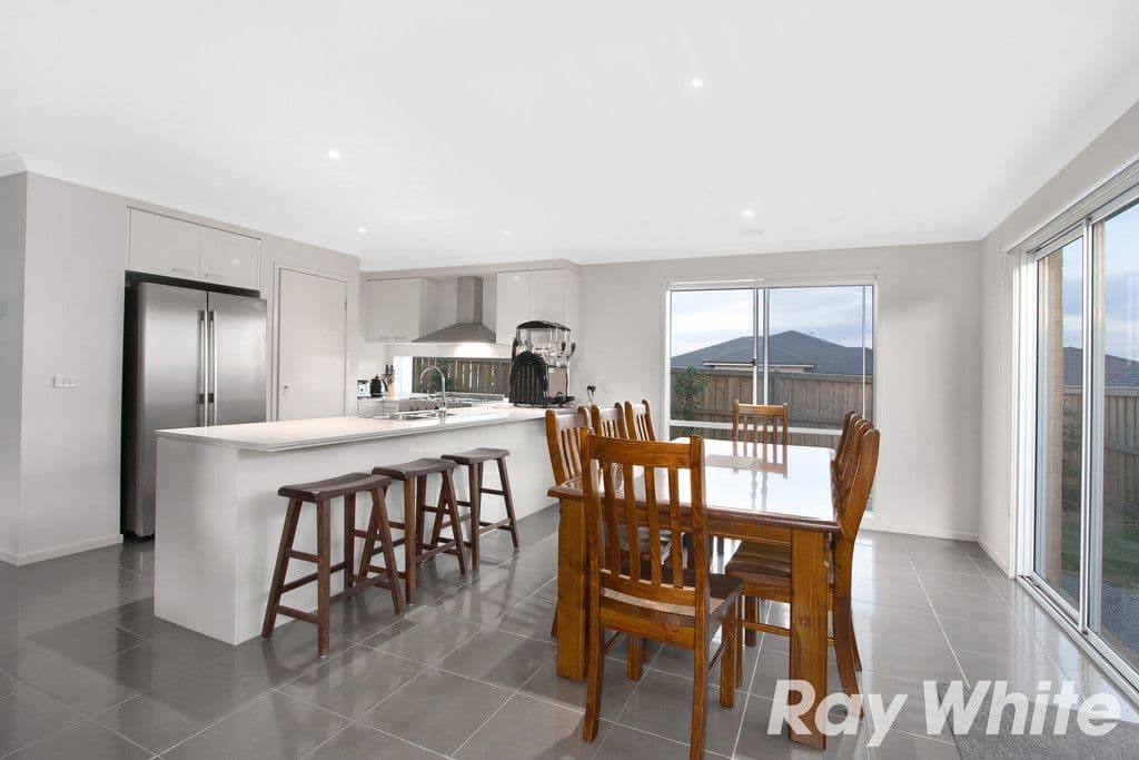 50 Clarendon Street, Pakenham VIC 3810, Pakenham - Thumbnail 6