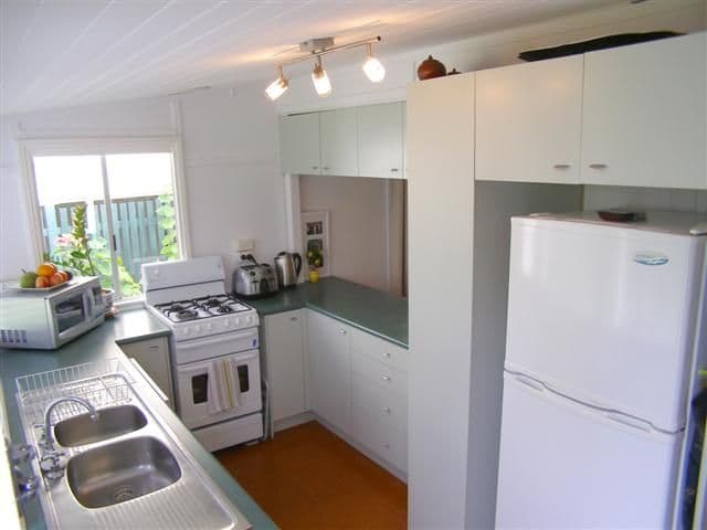 23 Cairns Street, RED HILL QLD 4059, Red Hill - Thumbnail 6