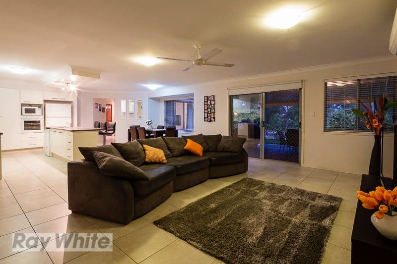 2 Mervyn Crescent, REDLAND BAY QLD 4165, Redland Bay - Thumbnail 2
