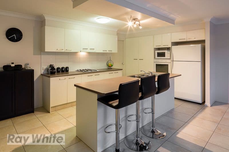 2 Mervyn Crescent, REDLAND BAY QLD 4165, Redland Bay - Thumbnail 3