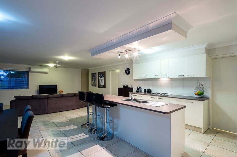 2 Mervyn Crescent, REDLAND BAY QLD 4165, Redland Bay - Thumbnail 4