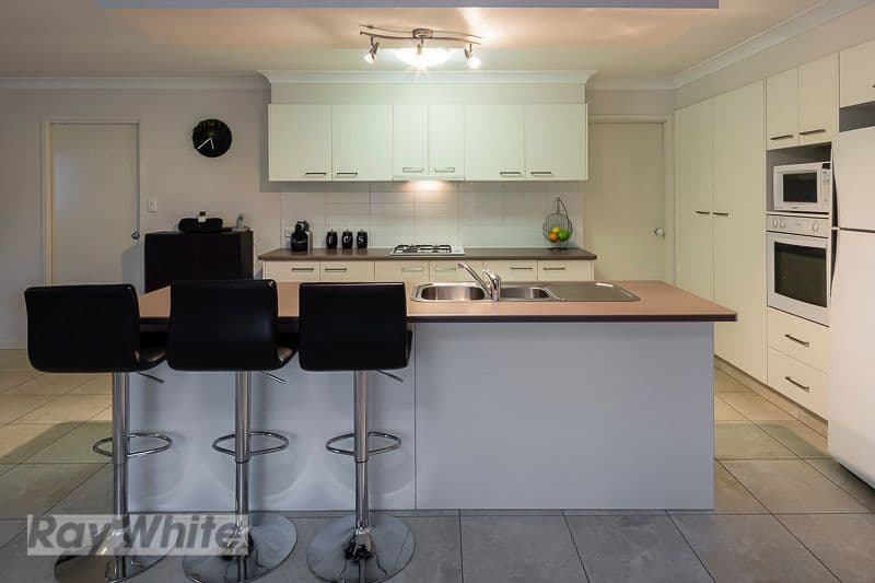 2 Mervyn Crescent, REDLAND BAY QLD 4165, Redland Bay - Thumbnail 5