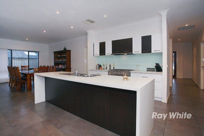 8 Adriana Circuit, BOTANIC RIDGE VIC 3977, Botanic Ridge - Thumbnail 3