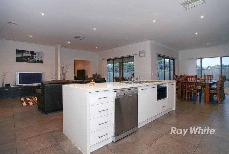 8 Adriana Circuit, BOTANIC RIDGE VIC 3977, Botanic Ridge - Thumbnail 5