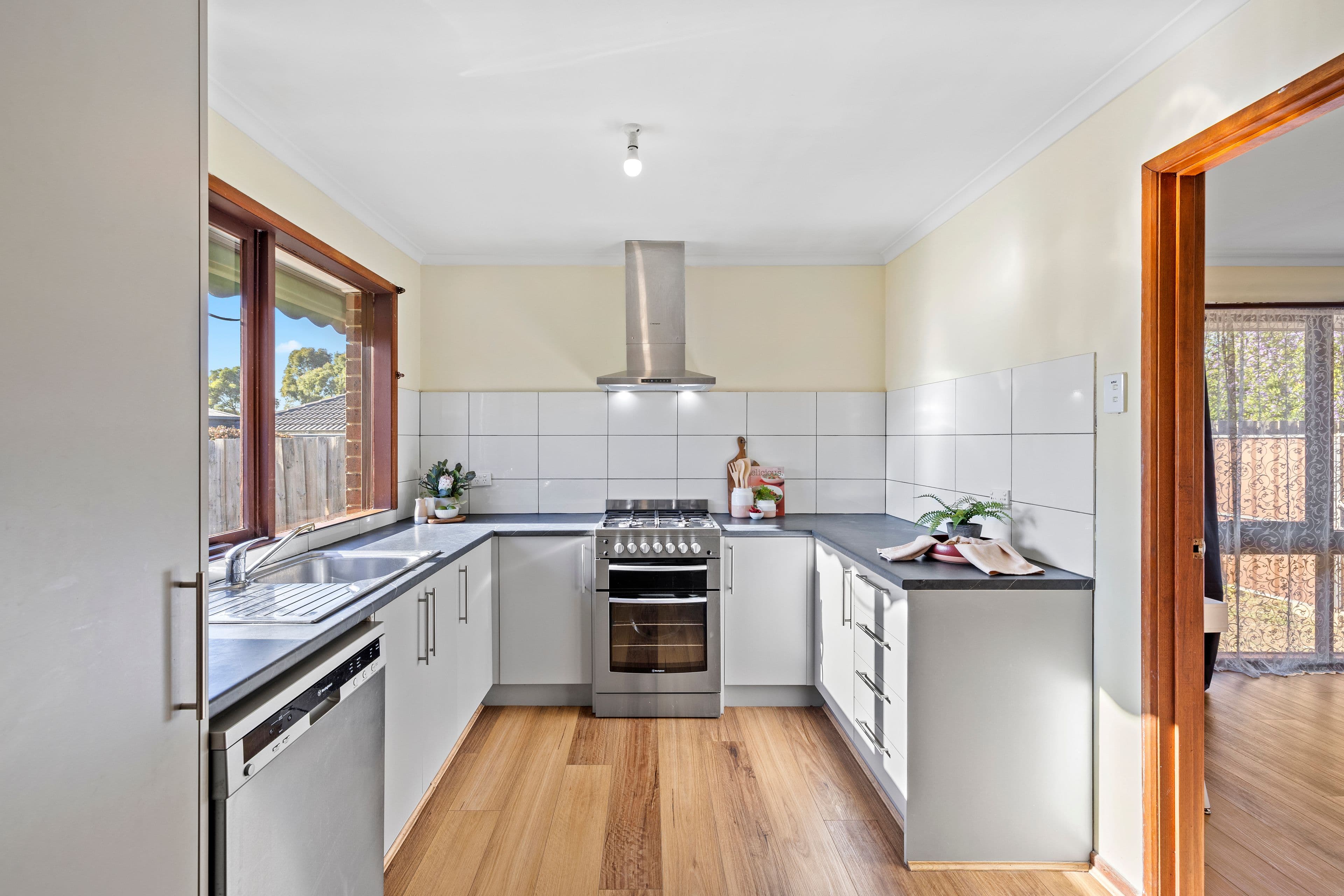 52 Mantung Crescent, Rowville VIC 3178, Rowville - Thumbnail 7