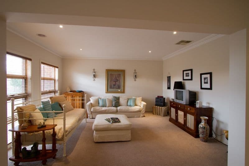 28 The Strand, SUNBURY VIC 3429, Sunbury - Thumbnail 2