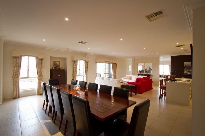 28 The Strand, SUNBURY VIC 3429, Sunbury - Thumbnail 3